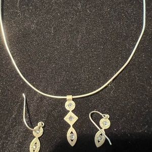 Elizabeth Garvin necklace and earrings